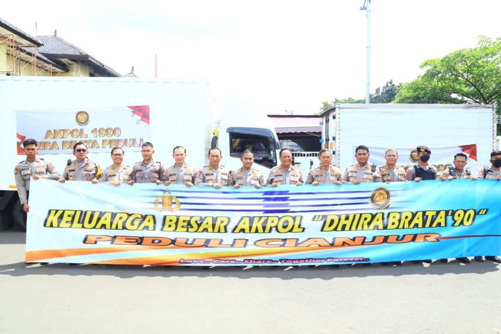 Aksi Alumni Akpol 1990 Bantu Korban Gempa Cianjur 1990