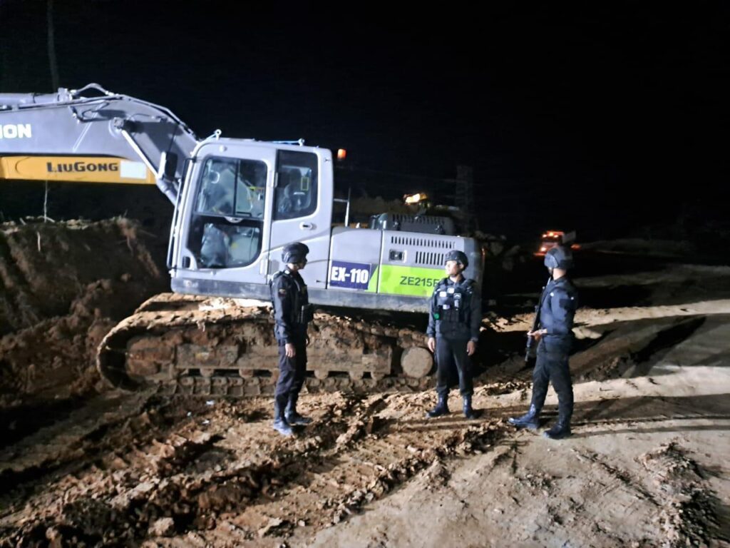 Kawal Pembangunan IKN Nusantara Satgas Ops Nusantara Mahakan Gelar Patroli Rutin di Jalan Tol Pulau Balang 60bb0bb1 cd4f 4d55 8f68 f2ff04b17a88