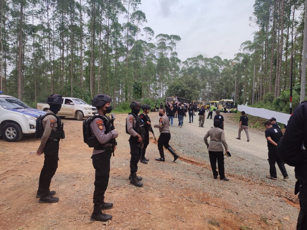 Satgas Ops Nusantara Polda Kaltim Laksanakan Pengamanan di IKN, Guna Cegah Gangguan Kamtibmas C4CA23B8 34C5 49F8 B766 0378025FAB21