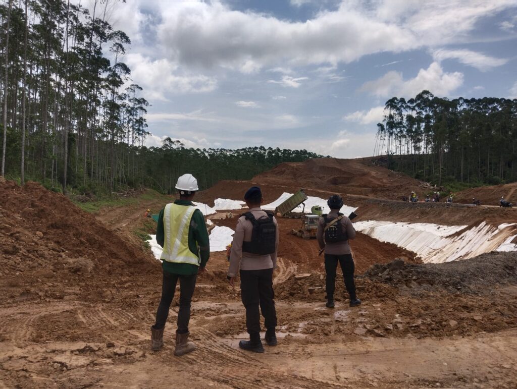 Cegah Gangguan Kamtibmas, Satgas Ops Nusantara Polda Kaltim Laksanakan Pengamanan di IKN WhatsApp Image 2022 12 06 at 17.33.37