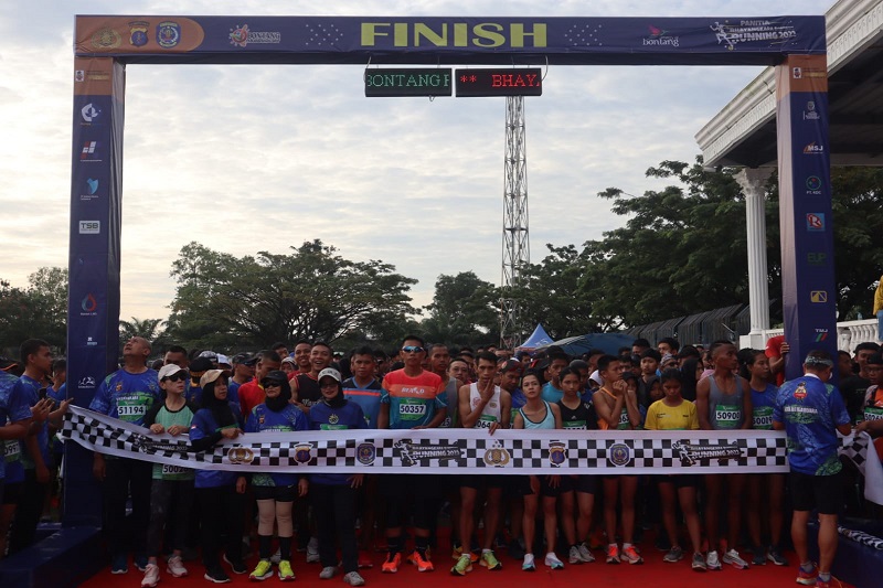 Polres Bontang Menggelar Lomba Bhayangkara Bontang Running 2022 WhatsApp Image 2022 12 10 at 17.38.24