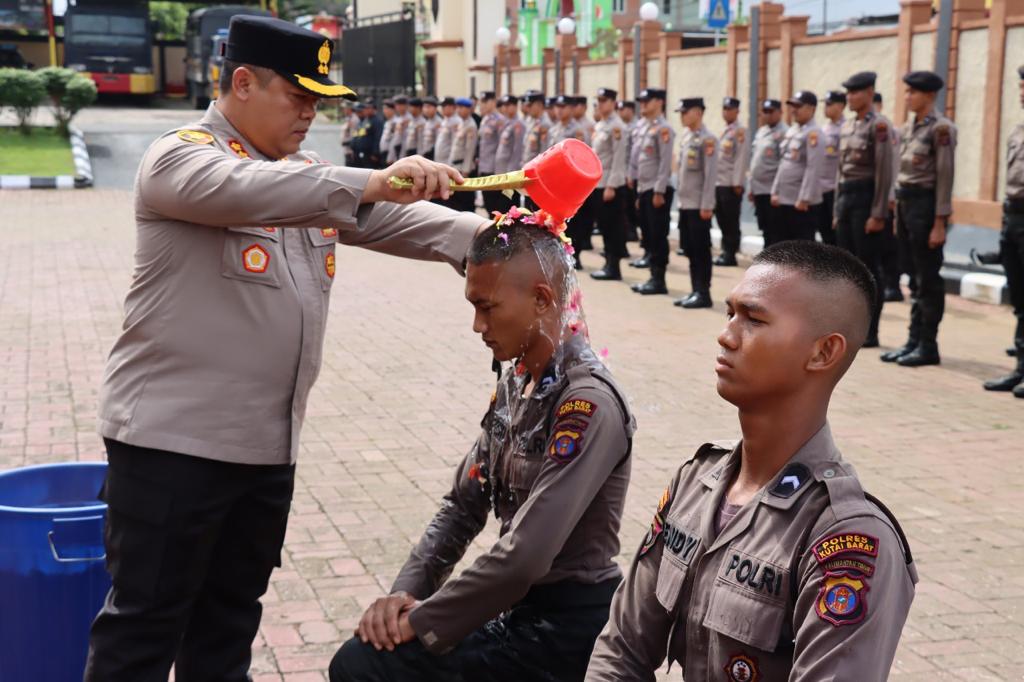 Pembinaan Tradisi Dan Penutupan Orientasi 33 Bintara Remaja Polres Kutai Barat WhatsApp Image 2022 12 13 at 9.08.57 AM