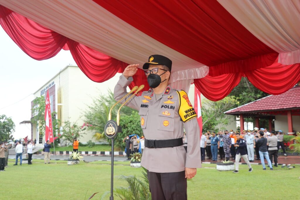 Jelang Natal dan Tahun Baru, Wakapolda Pimpin Apel Ops Lilin Mahakam 2022 WhatsApp Image 2022 12 22 at 9.57.04 AM