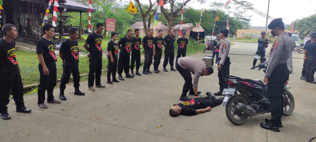 Pembukaan Pelatihan Tradisi Sibhara VII KBPP Polri, Sat Samapta Polres Kutai Kartanegara Berikan Materi BAP dan TPTKP WhatsApp Image 2022 12 26 at 12.30.49