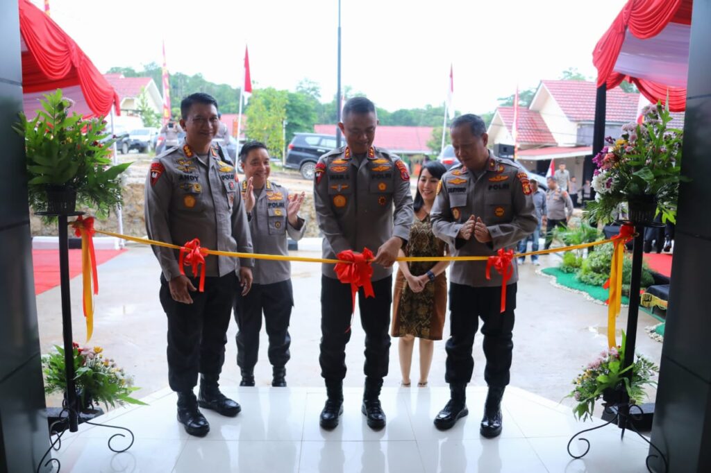 Kapolda Resmikan Rumah Susun Batalyon C Satbrimob Polda Kaltim 2751F01F 9103 47B1 96E0 98EDCB98B744