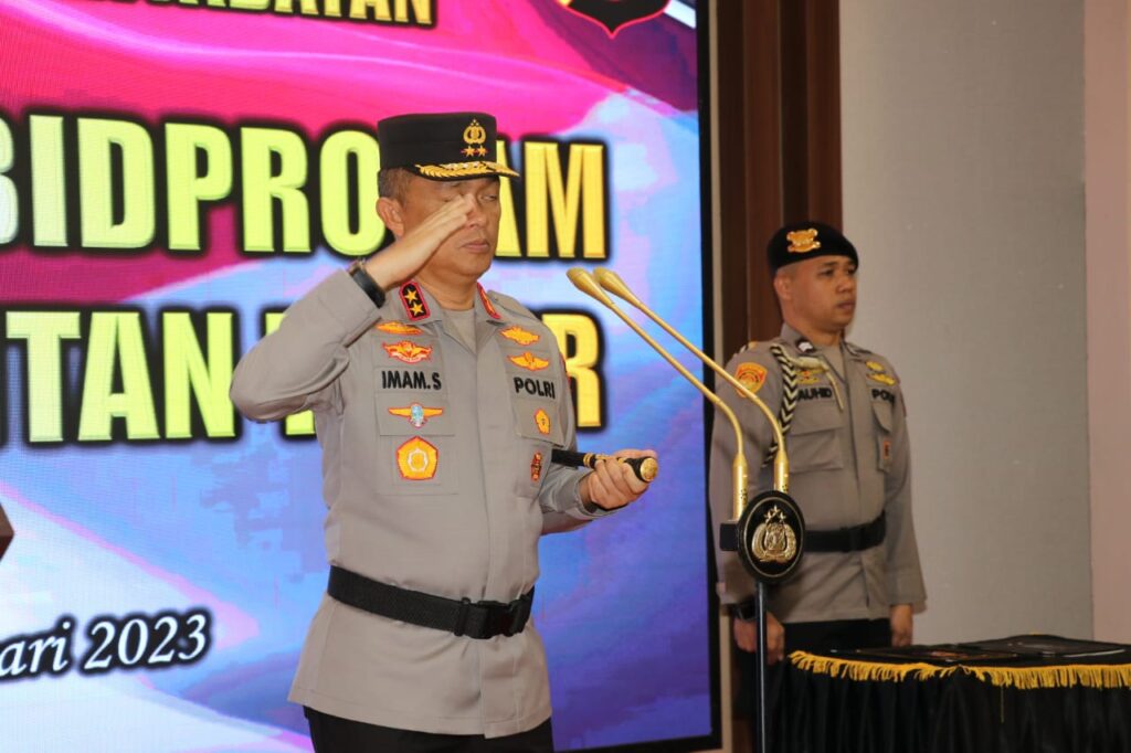 Kapolda Kaltim Pimpin Sertijab Kabid Propam dan Ka SPN Polda Kaltim 35787156 5F96 40E3 BF72 EB4A0906BA96