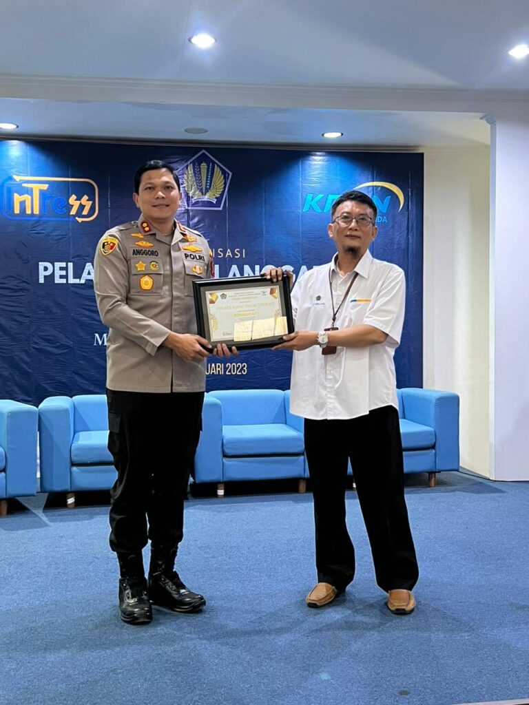 Raih Peringkat 1 dalam IKPA, Kepala KPPN Samarinda Anugerahi Penghargaan Kepada Kapolres Kutim 84889467 571F 4954 A66B CBEC52BF3F5B
