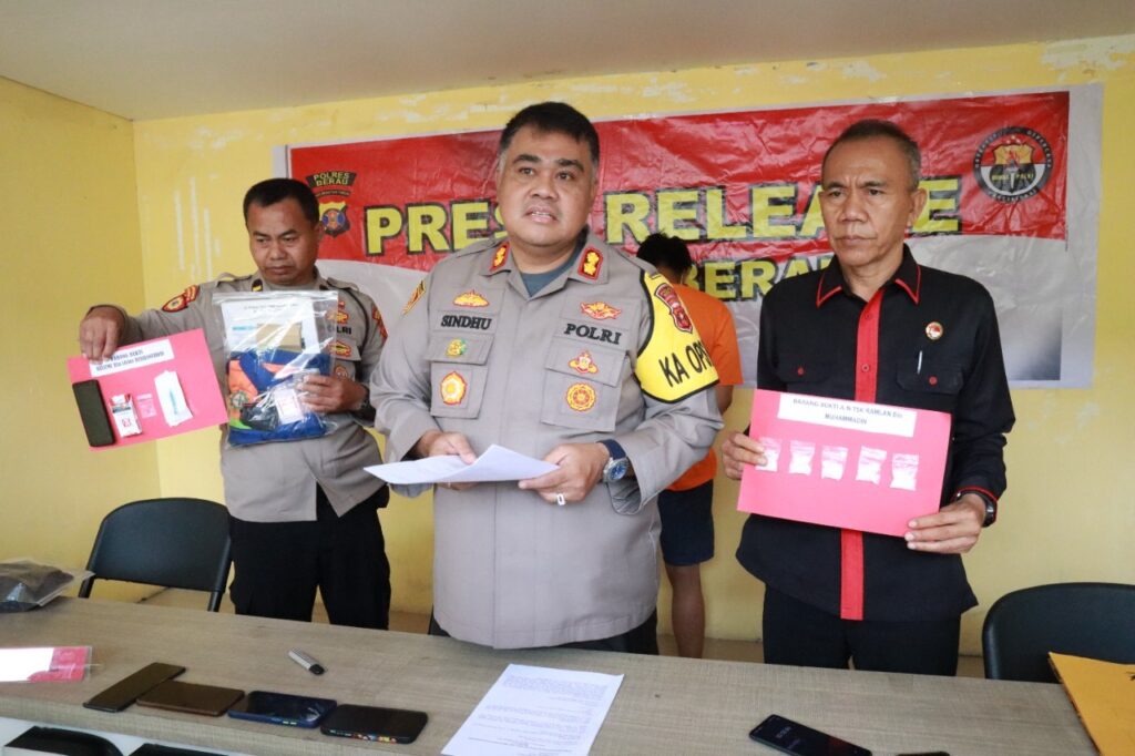 Polisi Amankan Pemilik Narkoba Jenis Sabu Seberat 23,7 Gram di Berau 8f06c20d c8b7 4bd7 b33f efdafc23f60d