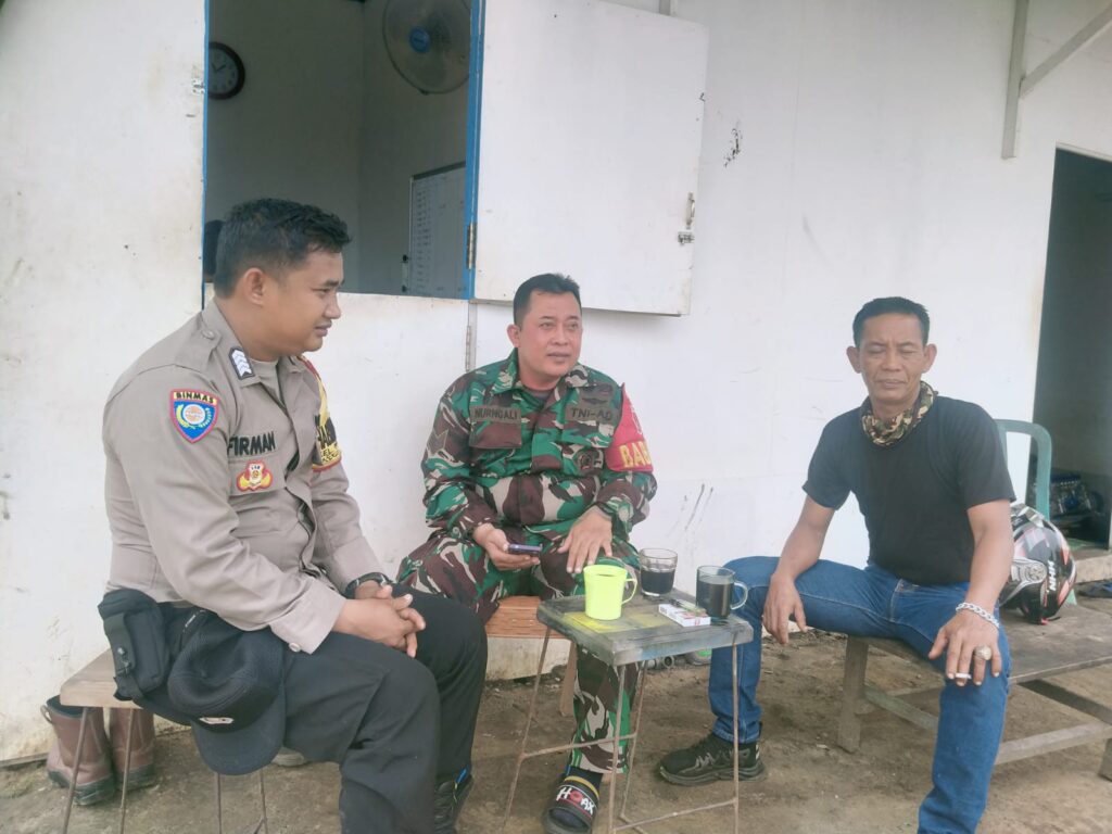 Bersinergi dalam Kegiatan Sambang, Bhabinkamtibmas dan Babinsa Palaran Wujudkan Kodusifitas Kamtibmas DA8E1154 8159 430E A748 A2CB2C311BF2