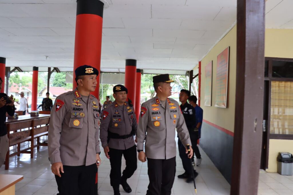 Kapolda Kaltim Melaksanakan Peninjauan Ke Mako Brimob Ki 2 – Yon B di Kutai Barat c83fdfd9 ca15 4ccc ad12 350679d69159