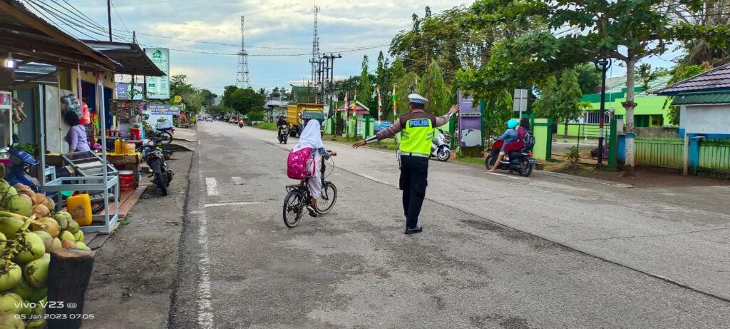 Gatur pagi bentuk pelayanan Polantas kepada masyarakat pengguna jalan e2eed367 b53b 4155 9485 5124b5c06c6a