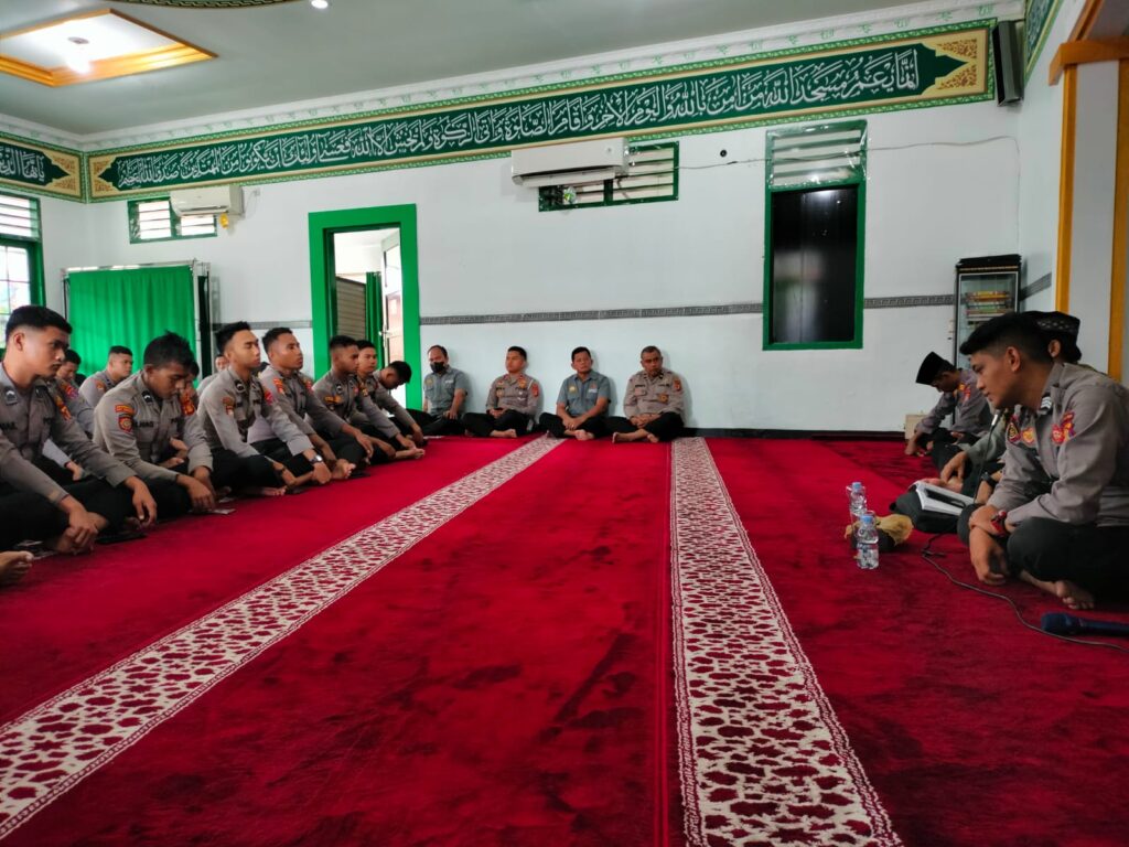Bentuk Karakter Polri Lebih Humanis, Polres Paser Gelar Binrohtal fd8c71ca 7a4c 44d4 a495 7be15f1c13d4