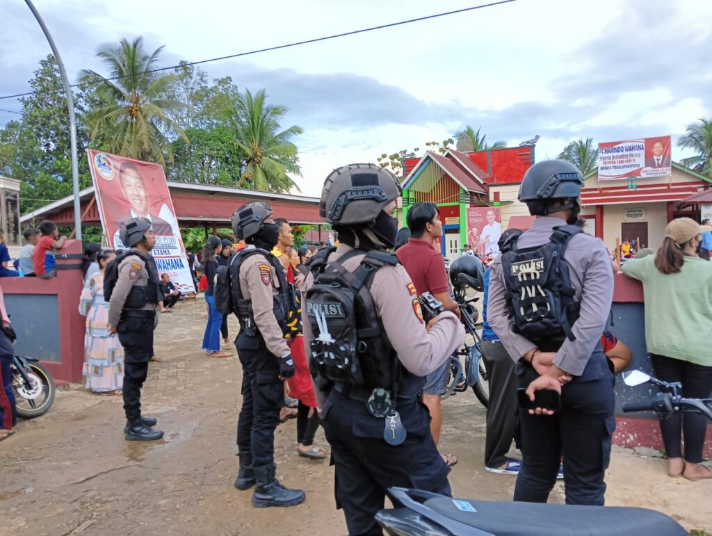 Antisipasi Gangguan Kamtibmas, Sat Samapta Polres Kubar Laksanakan Pengamanan Pertandingan Voli WhatsApp Image 2023 02 24 at 09.47.10