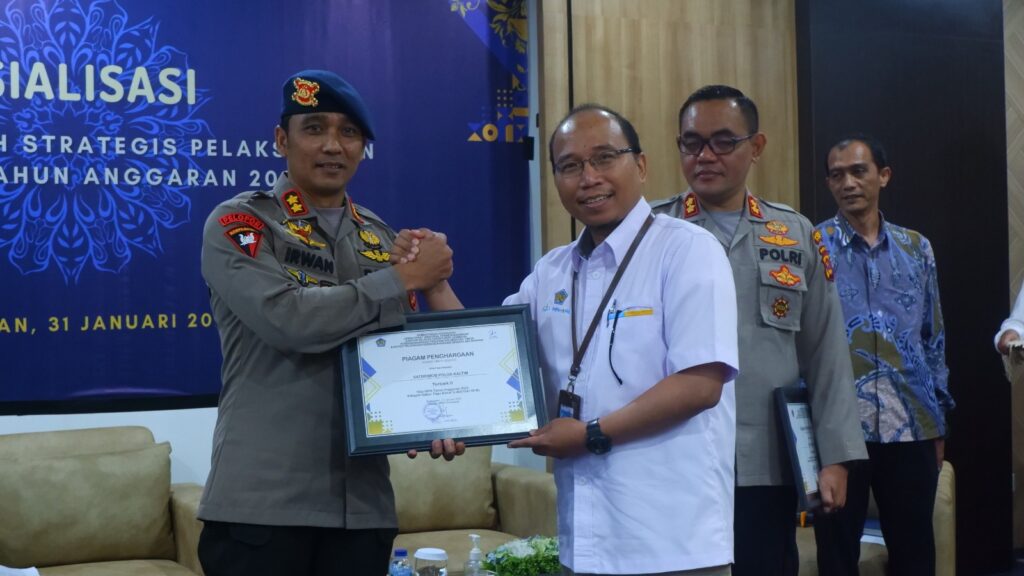 Brimob Polda Kaltim Terima Penghargaan IKPA Terbaik Ke-II Tahun 2022 Dari KPPN bb3