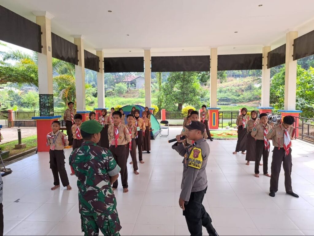 Bhabinkamtibmas Kelurahan Tanjung Redeb Gelar Pembinaan Pramuka Saka Bhayangkara berau