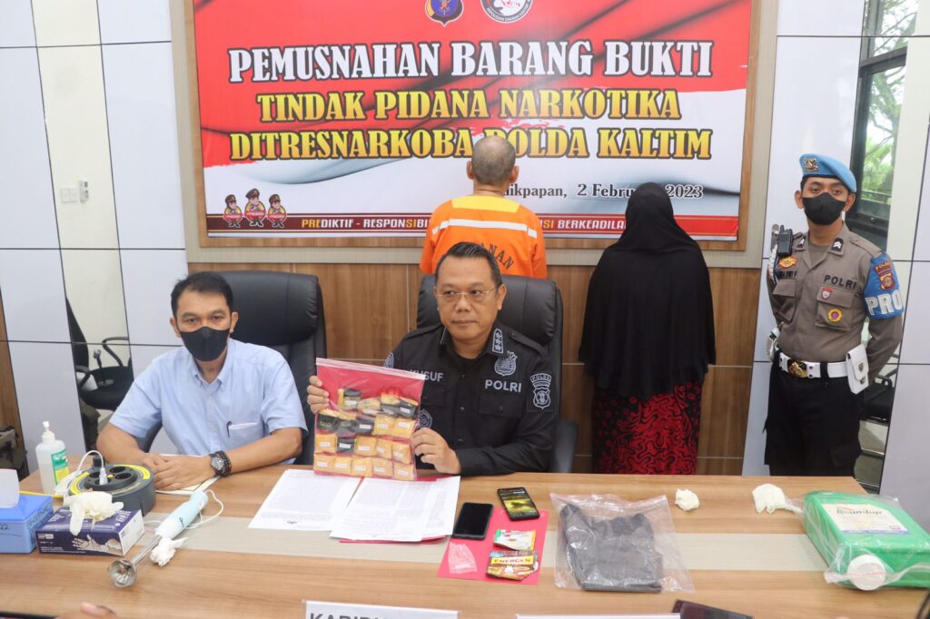 Ringkus Pasutri di Jalan Poros Samarinda-Bontang, Polisi Temukan 567,6 Gram Sabu nar