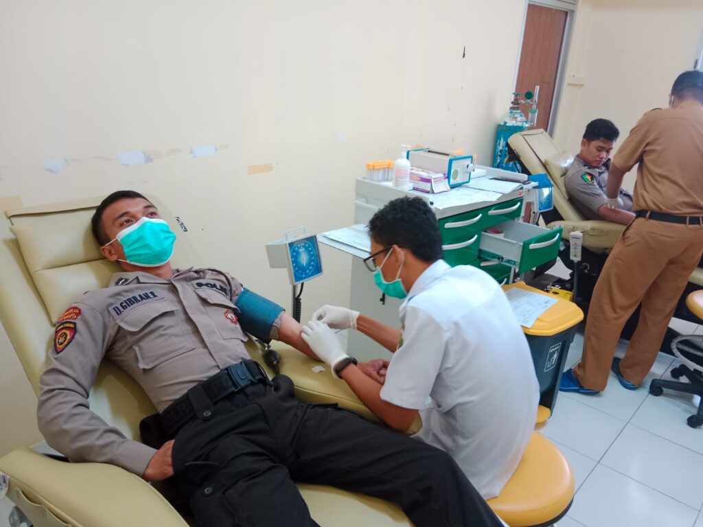 Bentuk Solidaritas Polri Kepada Masyarakat, Personel Polres PPU Lakukan Donor Darah rtityktfghdf