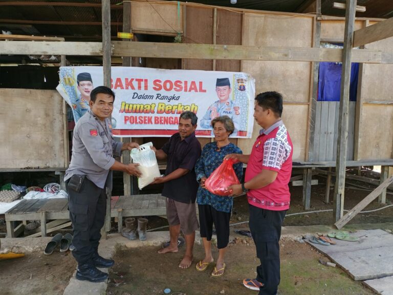 Gelar Jumat Berkah, Polsek Bengalon Berikan Bantuan Sembako Kepada Warga Kurang Mampu 455ADAD1 8768 429E B86A C84688A7F342 768x576 1