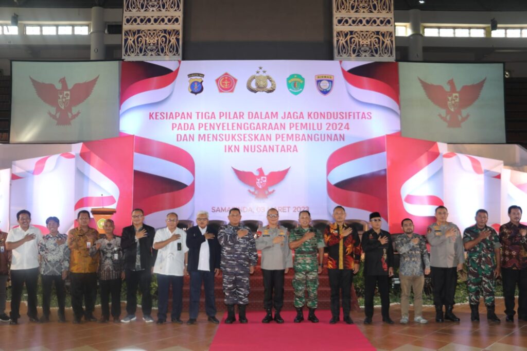 Wakapolda Kaltim Hadiri Pembinaan Teknis kepada Tiga Pilar Pemerintahan Desa/Kelurahan D2287F87 B8E7 4E5C 9589 E7ED6643EBC1