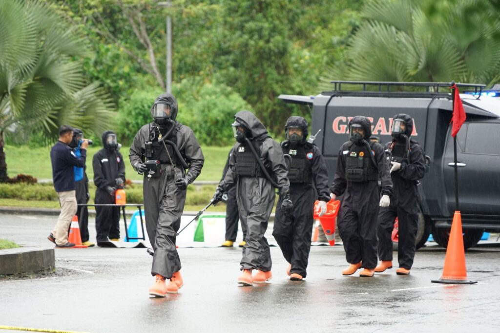 Brimob Polda Kaltim Gelar Simulasi Jinakkan Bom dan Penanganan Aksi Teror WhatsApp Image 2023 03 03 at 16.07.59