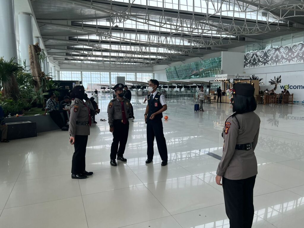 Personel Ditpamobvit Polda Kaltim Laksanakan Patroli Objek Vital Guna Ciptakan Sitkamtibmas yang Kondusif WhatsApp Image 2023 03 06 at 14.57.32