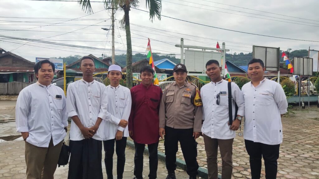Rangkul Pemuda, Bhabinkamtibmas Ajak Jauhi Hal Yang Bersifat Negatif WhatsApp Image 2023 03 08 at 18.57.48