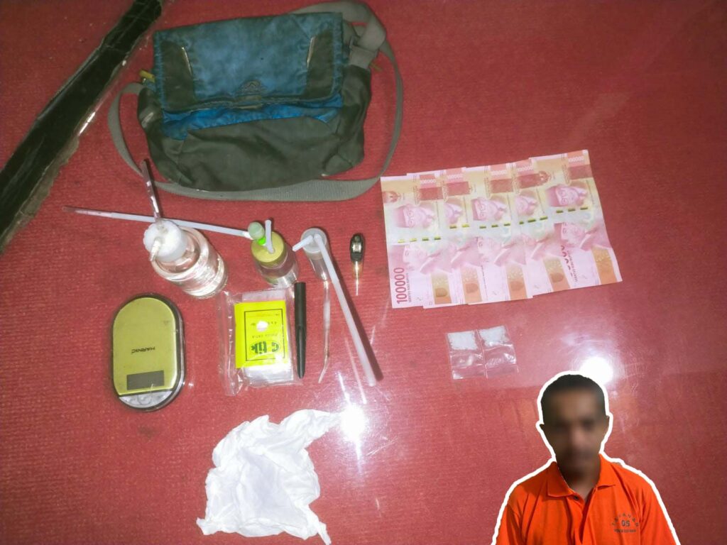 Personel Polsek Loa Kulu Amankan Seorang Pria Paruh Baya Pemilik Sabu Seberat 2,64 Gram WhatsApp Image 2023 03 20 at 09.11.2812