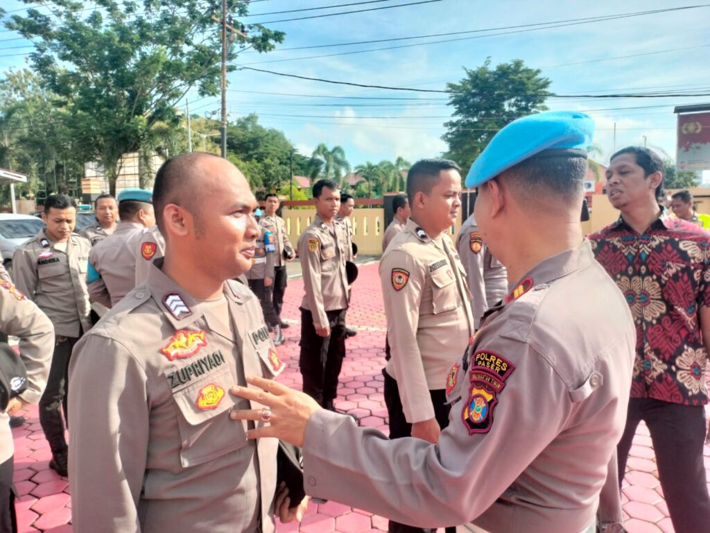 Gelar Gaktiblin, Kasi Propam Cek Administrasi dan Sikap Tampang Personel Polres Paser WhatsApp Image 2023 03 24 at 09.59.44
