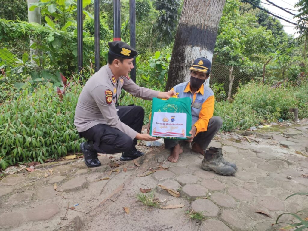 Peduli Terhadap Sesama, Ditpamobvit Polda Kaltim Salurkan Bantuan Sosial Kepada Masyarakat Kurang Mampu WhatsApp Image 2023 03 29 at 16.16.37