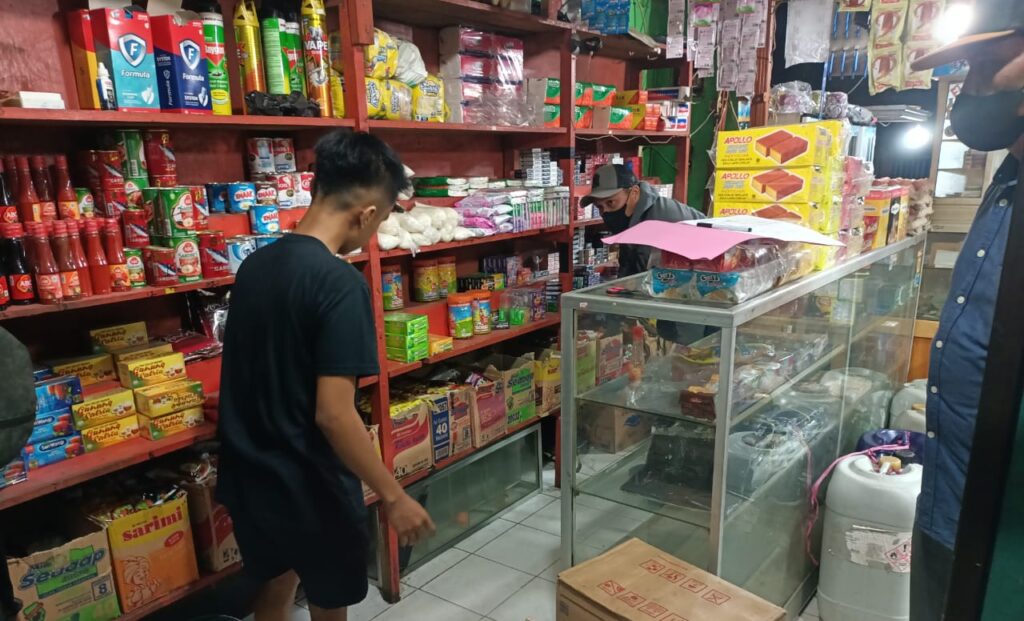 Temukan Transaksi Jual Beli Minuman Keras, Polsek Samarinda Kota Amankan 42 Botol Miras di Sambutan WhatsApp Image 2023 03 30 at 23.15.16