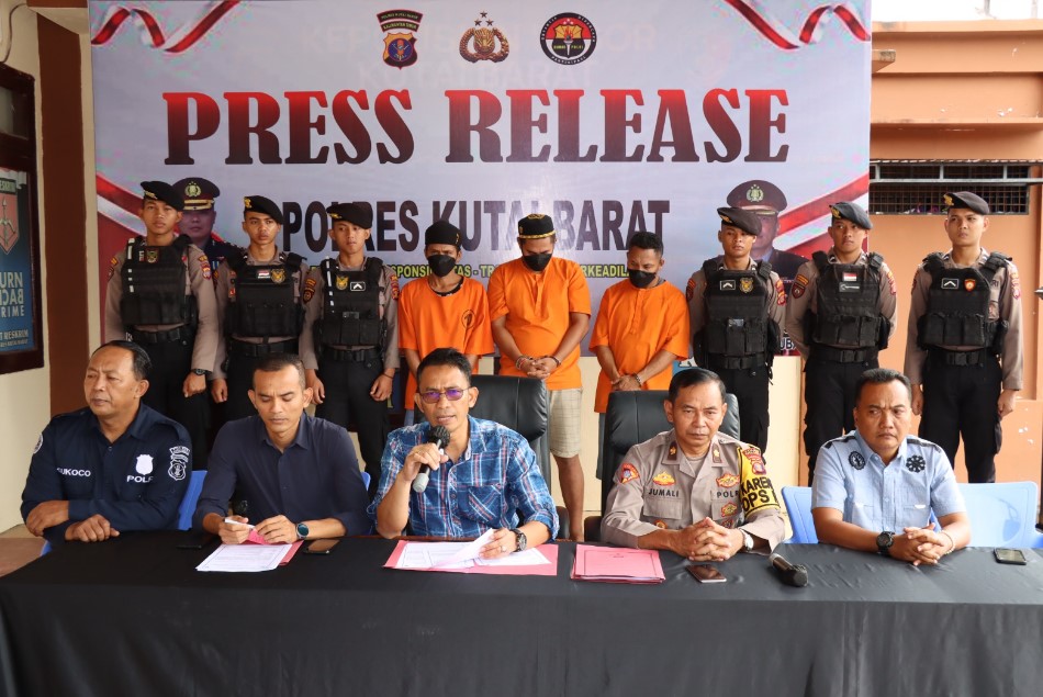 Press Release Illegal Logging, Polres Kubar Sita 16 Kubik Kayu Jenis Meranti Tanpa Dokumen kbr 1