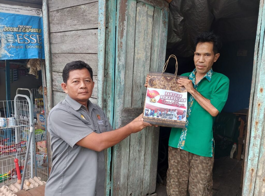 Meraih keberkahan di bulan Ramadhan Polres Paser Bagikan Paket Sembako 84360db0 8cee 447a a354 9afb14ee2dea e1681527081362