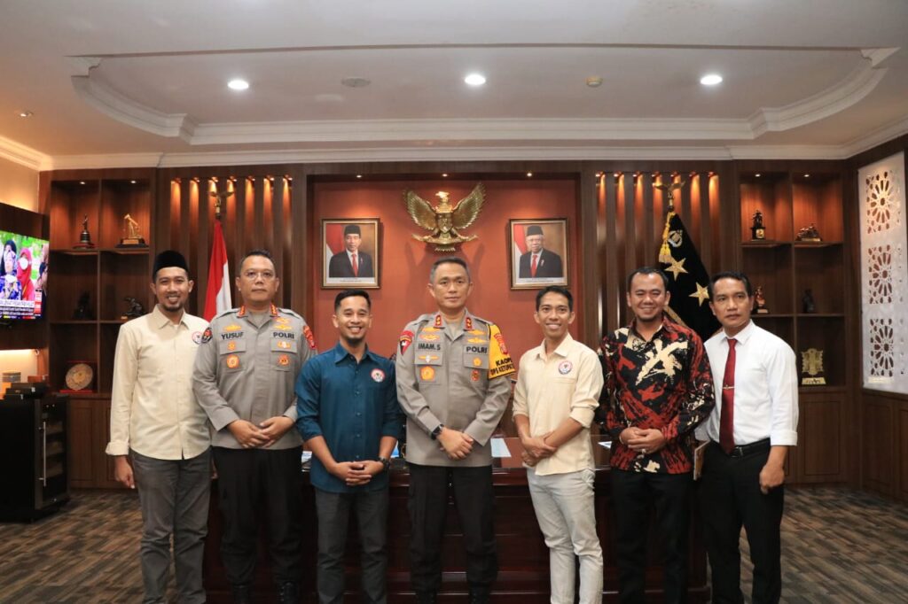 Pererat Tali Silaturahmi, Kapolda Terima Audiensi dari KPID Kaltim DDA71267 E76B 464C 8A6C 11C16416BBD4