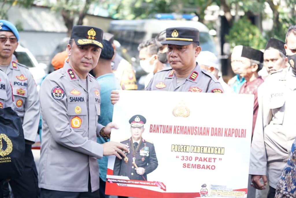 Wujud Kepedulian Kapolri ke Masyarakat, 2 Ribu Bansos Disebar ke Warga Jakarta Utara WhatsApp Image 2023 04 05 at 1.54.50 PM