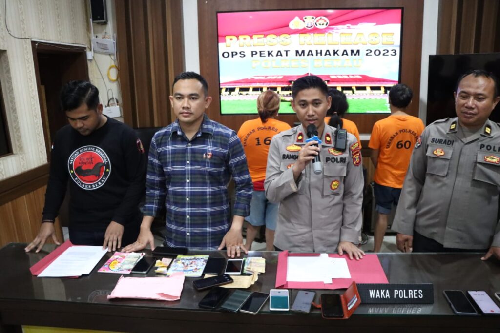 Polres Berau Adakan Press Release Ungkap Kasus Hasil Pelaksanaan Operasi Pekat Mahakam 2023 WhatsApp Image 2023 04 06 at 04.14.45