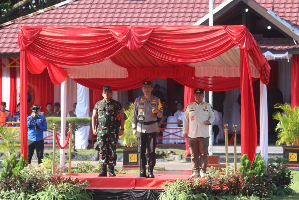 Kapolda Kaltim Pimpin Pembukaan Apel Gelar Pasukan Operasi Ketupat Mahakam Tahun 2023 WhatsApp Image 2023 04 17 at 09.24.16