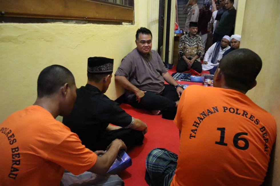 Wujud Pendekatan Humanis, Polres Berau Gelar Tausiyah dan Buka Puasa Bersama Tahanan berau