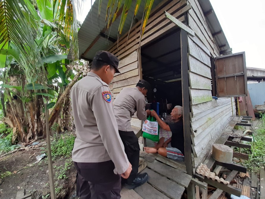 Polri Peduli, Polres PPU Salurkan Bantuan Sosial Kepada Warga Yang Membutuhkan ppu