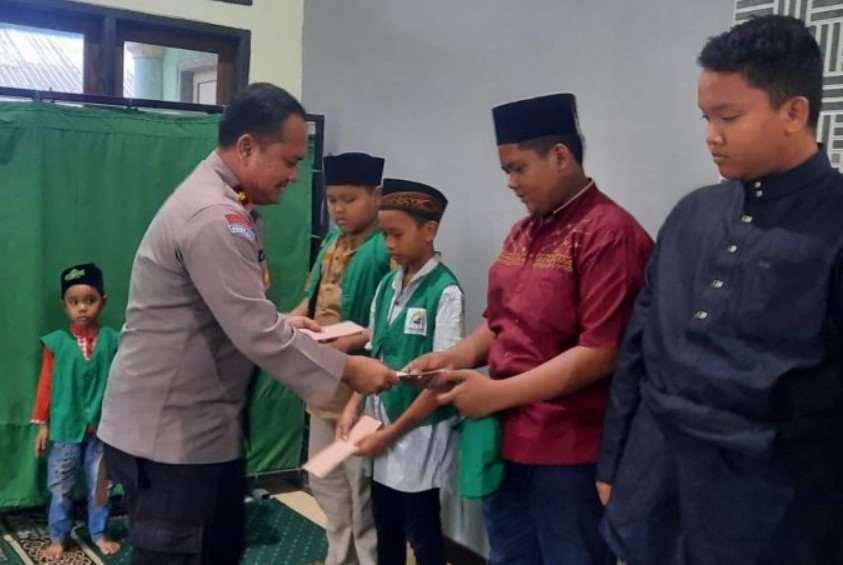 Rayakan Idul Fitri 1444H, Kapolsek Palaran Santuni Anak Yatim-Piatu samarinda