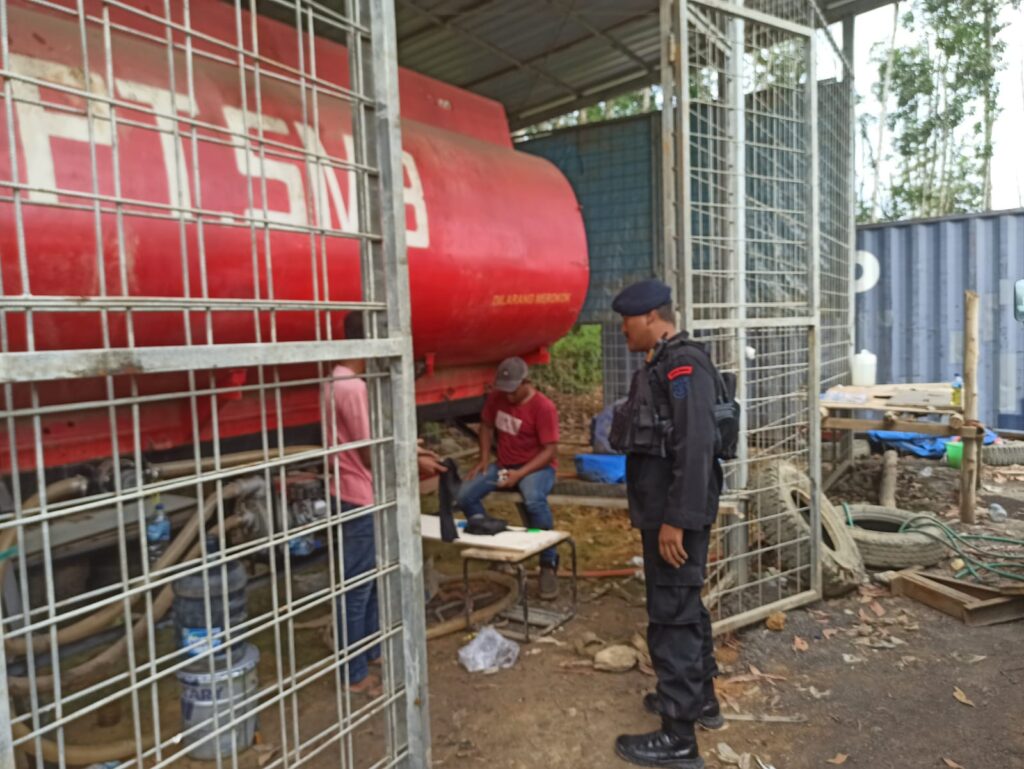 Guna Ciptakan Situasi Aman dan Kondusif, Satgas Ops Nusantara Mahakam Gelar Patroli Kamtibmas Di Sekitar Kawasan Pembangunan IKN 76abacf2 5122 45d7 a589 842716928351