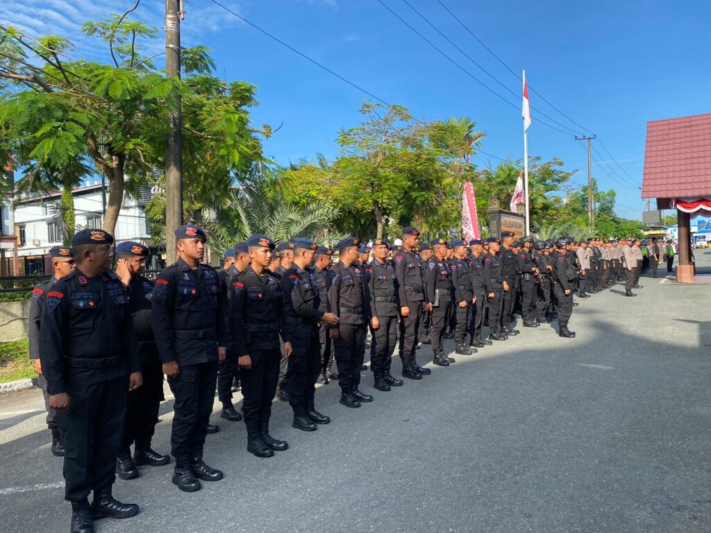Peringatan Mayday, Batalyon A Pelopor Brimob Kaltim Terjunkan 1 SSK Personel Amankan Wilayah Kota Balikpapan DCAFA254 0AD8 4AFB 8B16 F8D4C8989C26