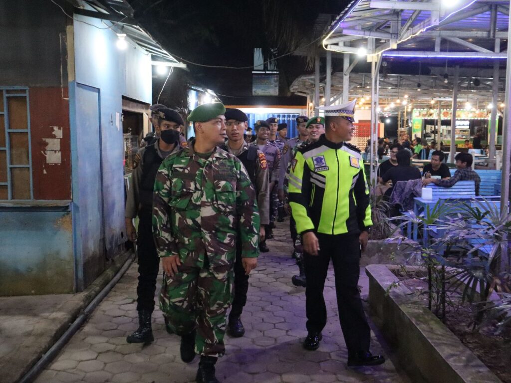Patroli Sinergitas TNI-Polri Di Tempat Keramaian, Polres Kutim Bersama Lanal Sangatta dan Kodim 0909/SGT Sasar Taman STQ WhatsApp Image 2023 05 01 at 11.19.56