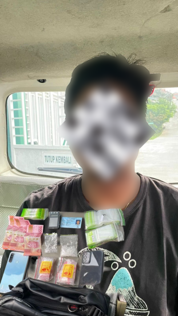 Ditresnarkoba Polda Kaltim Berhasil Gagalkan Peredaran Narkoba Jenis Sabu Seberat 15,3 Gram Bruto WhatsApp Image 2023 05 02 at 19.23.08