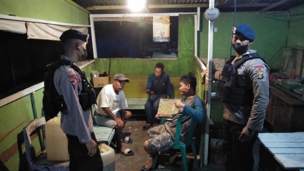 Sambang Pos Kamling, Langkah Brimob Polda Kaltim Ciptakan Kamtibmas WhatsApp Image 2023 05 09 at 05.37.26