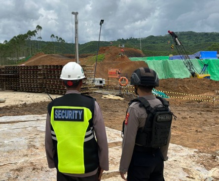 Ciptakan Situasi Aman dan Kondusif, Satgas Ops.Nusantara Mahakam Gelar Patroli Kamtibmas Di Sekitar Pembangunan IKN WhatsApp Image 2023 05 09 at 16.40.37