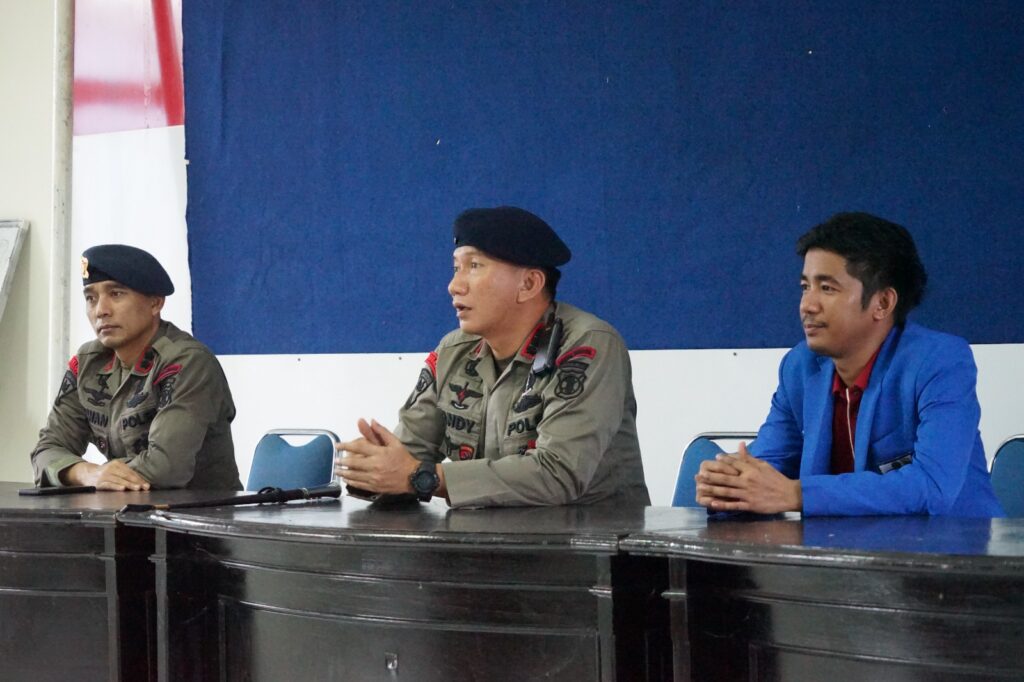 Dialog Dansat Brimob Kaltim dengan Organisasi Kepemudaan dan Tokoh Masyarakat di Gedung KNPI Balikpapan WhatsApp Image 2023 05 10 at 13.25.32