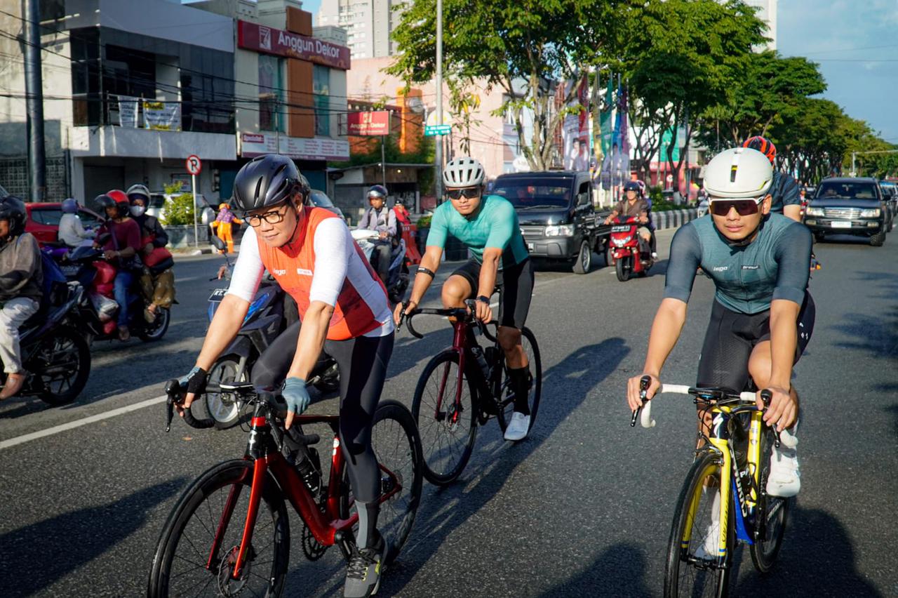 Jumat Sehat, Kapolda Kaltim Lakukan Gowes Sekaligus Pantau Situasi Kamtibmas Kota Balikpapan 1 WhatsApp Image 2023 05 12 at 10.13.49