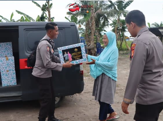 Polri Peduli, Polres PPU Kembali Salurkan Bantuan Sosial Kepada Masyarakat WhatsApp Image 2023 05 13 at 16.46.00