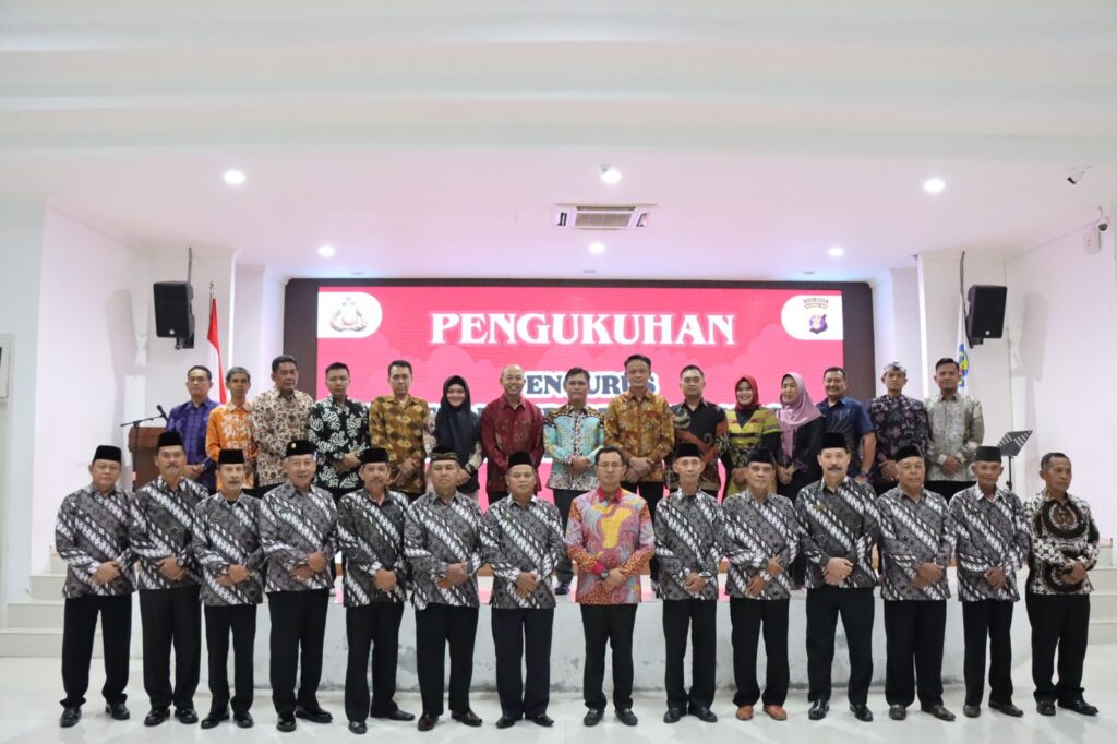 Kapolres Bontang menghadiri Pengukuhan Pengurus Persatuan Purnawirawan Polri Cabang Bontang WhatsApp Image 2023 05 17 at 12.20.36