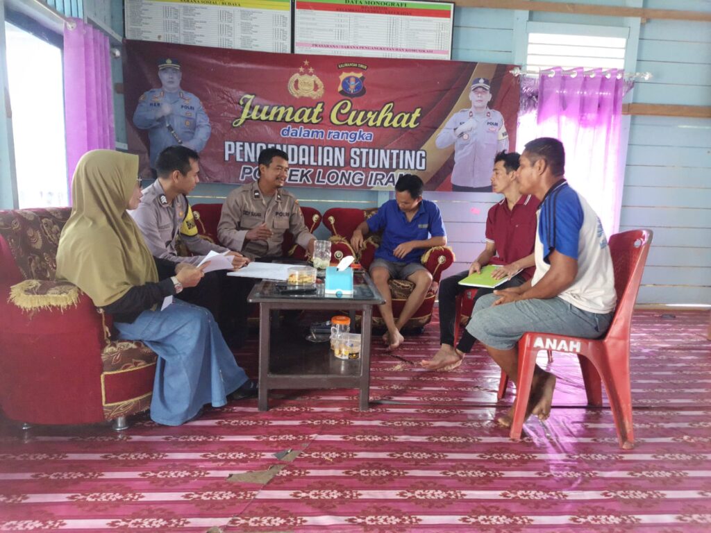 Dengarkan Langsung Keluhan, Kritik Dan Saran Warga, Polsek Long Iram Melaksanakan Kegiatan Jumat Curhat WhatsApp Image 2023 05 19 at 09.40.54